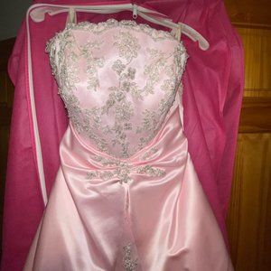 Soft pink ball gown/prom dress